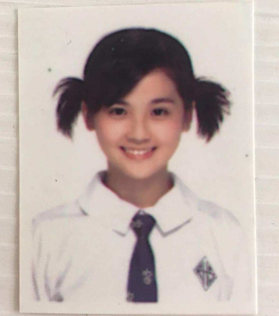 蔡卓妍曬出中學照片。（圖／choisaaaa Instagram）