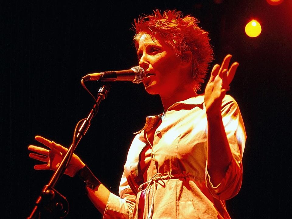 Singer Leigh Bingham Nash, with American band Sixpence None The Richer, on stage at Shepherd's Bush Empire, 1999.