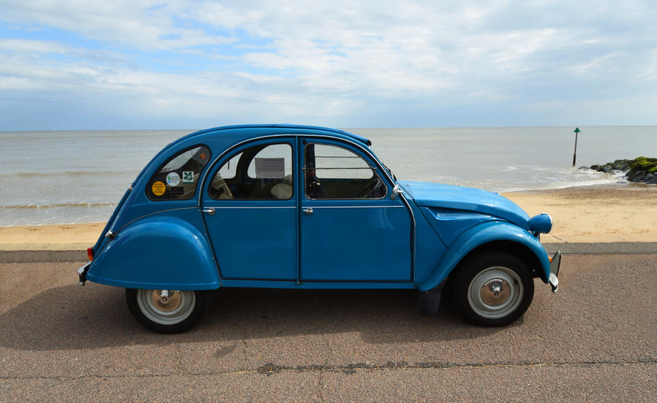 Citroën 2CV (Crédit : Getty Images)