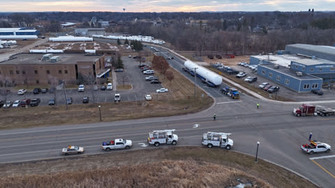 The green hydrogen storage tank being transported across the country to Calistoga. (Photo: Business Wire)