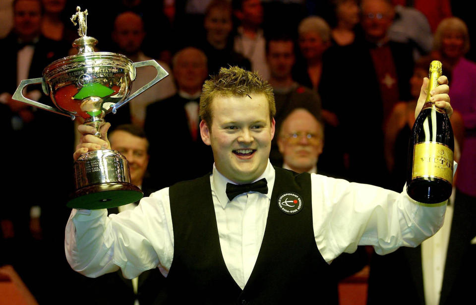 Shaun Murphy celebrates becoming world snooker champion in 2005