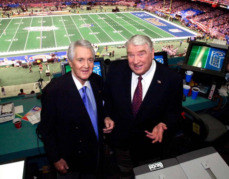 Pat Summerall and John Madden before their final broadcast together on Feb. 3, 2002.