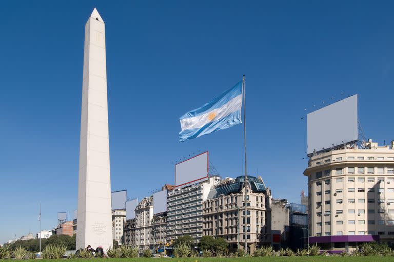 ¿Preservativo en el Obelisco? La historia detrás de la campaña publicitaria que indignó a muchos en las redes sociales