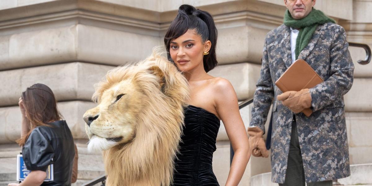 Kylie Jenner's lion head dress divides the internet