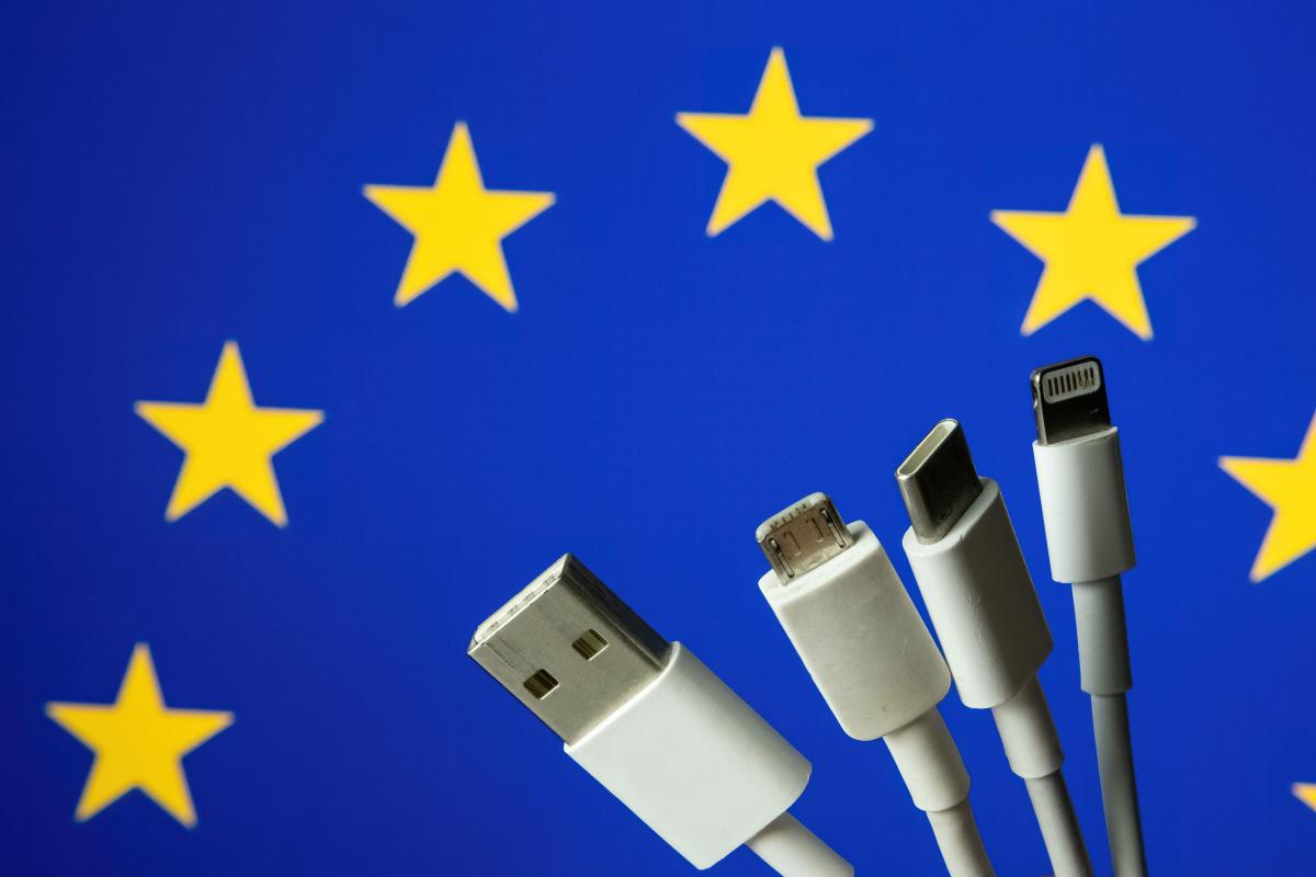 El Parlamento Europeo aprueba el cargador universal USB-C para móviles,  tablets y cámaras en 2024