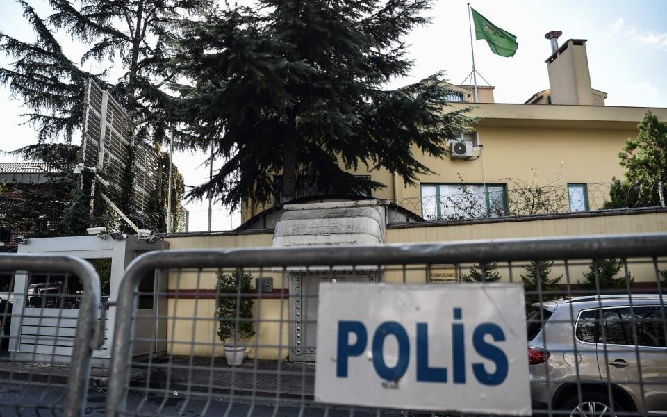 The Saudi consulate in Istanbul behind Turkish police barriers - AFP