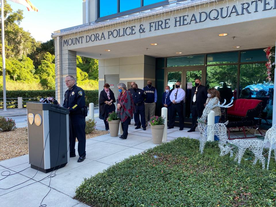Mount Dora Police Chief Brett Meade holds press conference following the T&N Market slayings in November 2020.