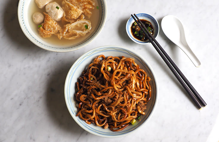 Slurp down these lovely handmade noodles tossed with dark sauce, lard and minced meat for a satisfying breakfast or lunch — Pictures by Lee Khang Yi