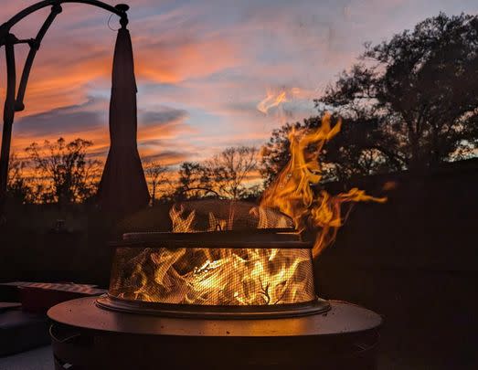 An upright smokeless fire pit for 30% off