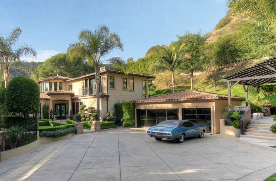 The exquisite home owned by Dr. Phil McGraw's family estate is an exotic retreat from Los Angeles. (Photo: Billy Dolan of Hilton & Hyland)