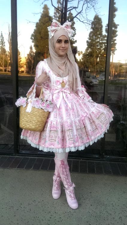 For All The Lolita Lovers Out There: This Is What Muslim Lolita's