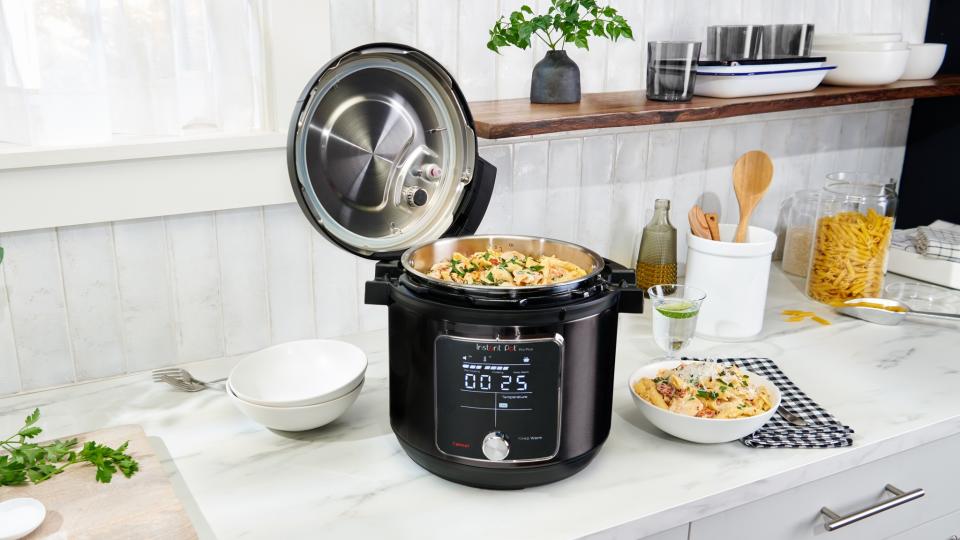 Instant Pot  Pro Plus Smart Multi-Cooker WIFI 5.7 L