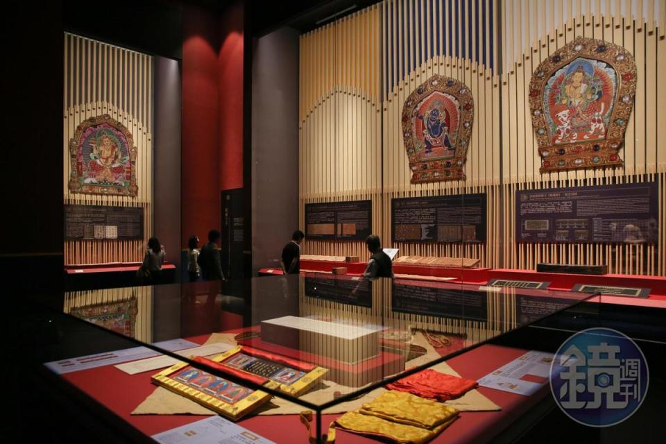 肩負宣揚亞洲文化大任，故宮南院鎮館之寶「龍藏經」相當受到遊客喜愛。