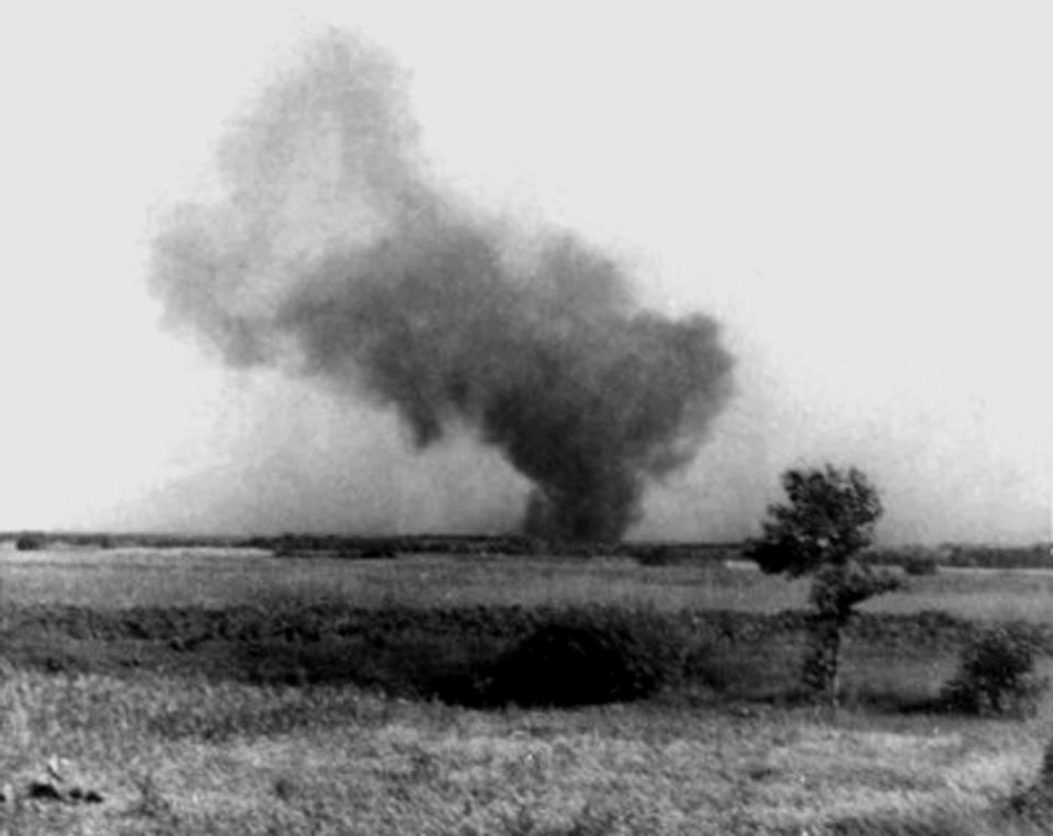 A clandestine photograph of the burning death camp Treblinka II, taken by eyewitness Franciszek Ząbecki during the uprising on Aug. 2, 1943. <a href="https://commons.wikimedia.org/wiki/File:Treblinka_uprising_(Z%C4%85becki_1943).jpg" rel="nofollow noopener" target="_blank" data-ylk="slk:Franciszek Ząbecki/Wikimedia Commons;elm:context_link;itc:0;sec:content-canvas" class="link ">Franciszek Ząbecki/Wikimedia Commons</a>
