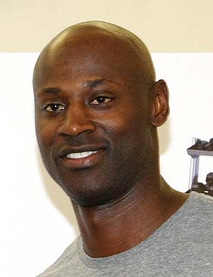 LaTroy Hawkins won't wear cup after 'direct hit' to groin – New