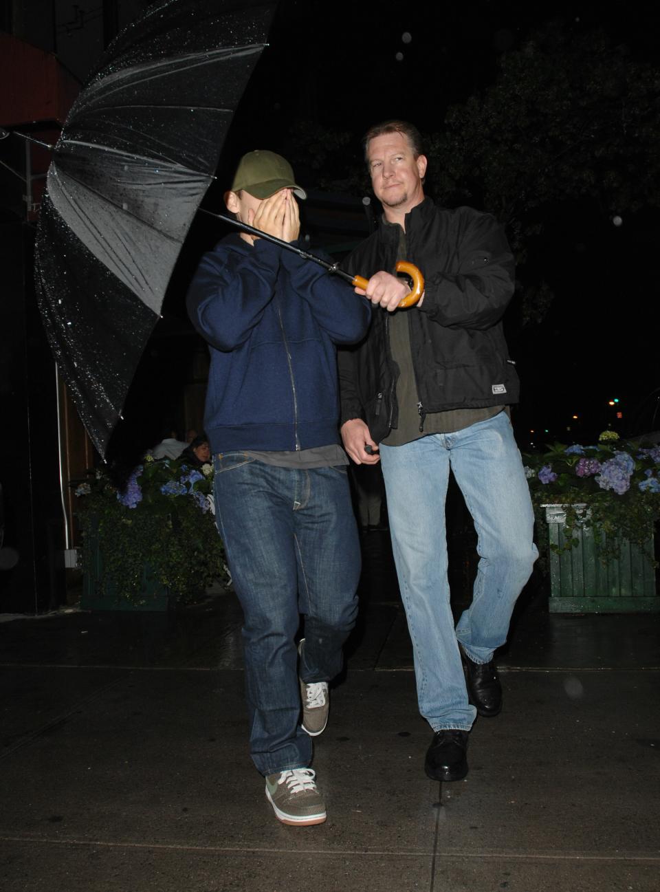 Leonardo DiCaprio even had help this time, but the decoy was still a fail. (Photo: Splash News and Pictures)