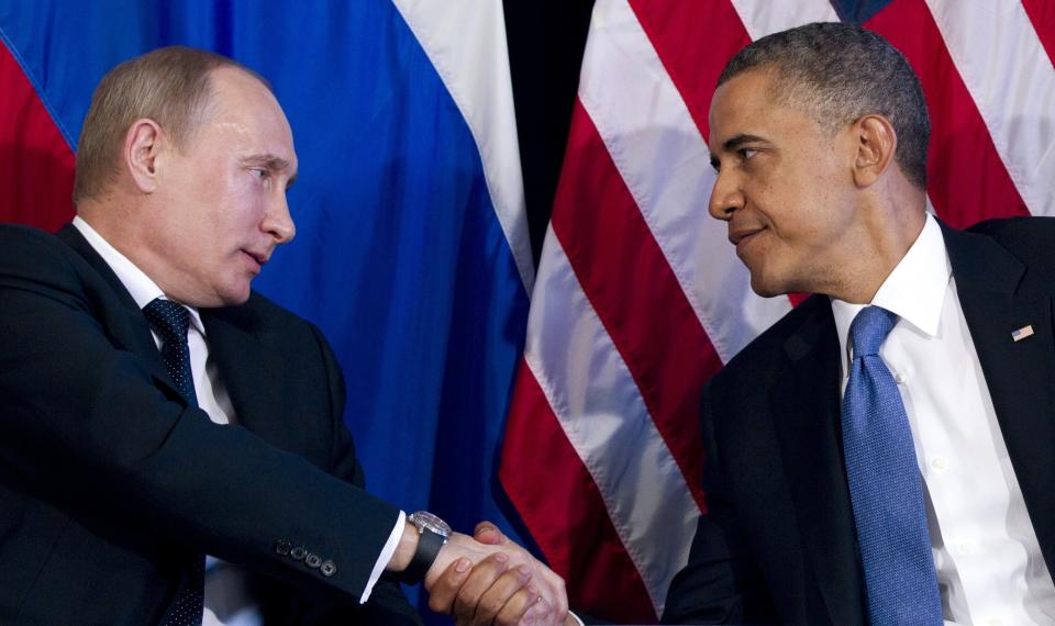 President Barack Obama shakes hands with Russias President Vladimir Putin in a bilateral meeting during the G20 Summit, Monday, June 18, 2012, in Los Cabos, Mexico.