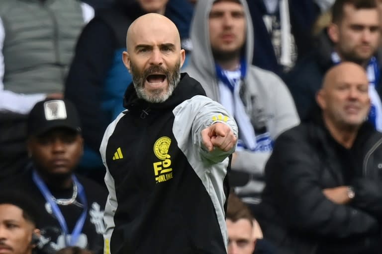 El nuevo entrenador del Chelsea, el italiano Enzo Maresca, cuando dirigía al Leicester City en un partido de la FA Cup contra los 'Blues', en Stamford Bridge (Londres) el 17 de marzo de 2024. (Glyn KIRK)