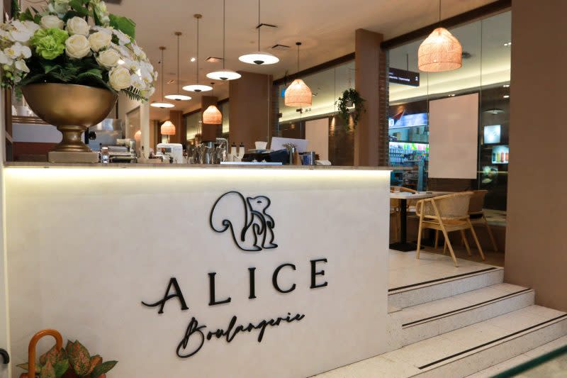 alice boulangerie - store interior