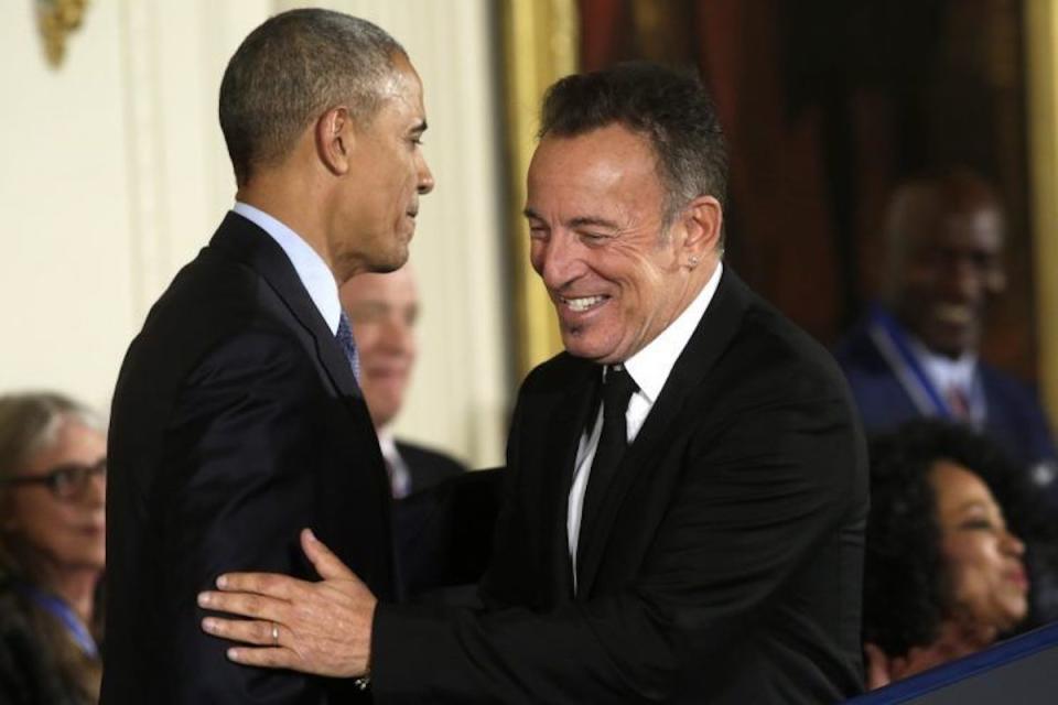 President Obama awarded the Presidential Medal of Freedom to Bruce Springsteen in The White House, Nov. 22, 2016. (Photo: Yuri Gripas/Reuters)