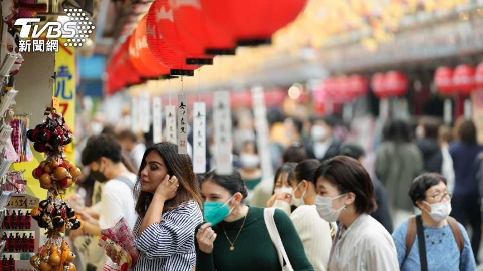 外國觀光客在日本購物毫不手軟。（圖／達志影像美聯社）