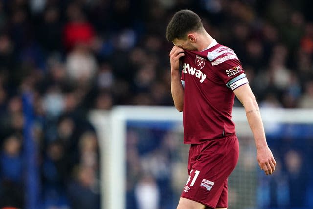 West Ham's winless run away from home stretched to 11 matches after a 4-0 defeat at Brighton 