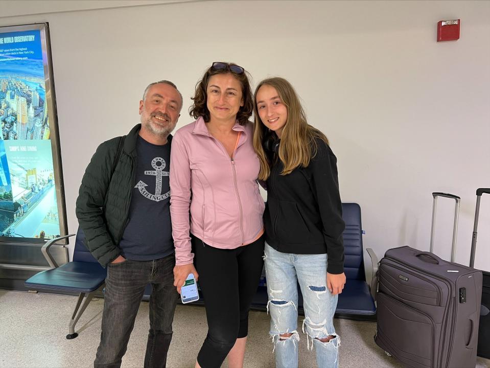 Sergy Yurchenko, Alexandra Rybakovsky and Sonya Yurchenko, from New Jersey, found out on their flight back from Aruba that masks were no longer required on planes.