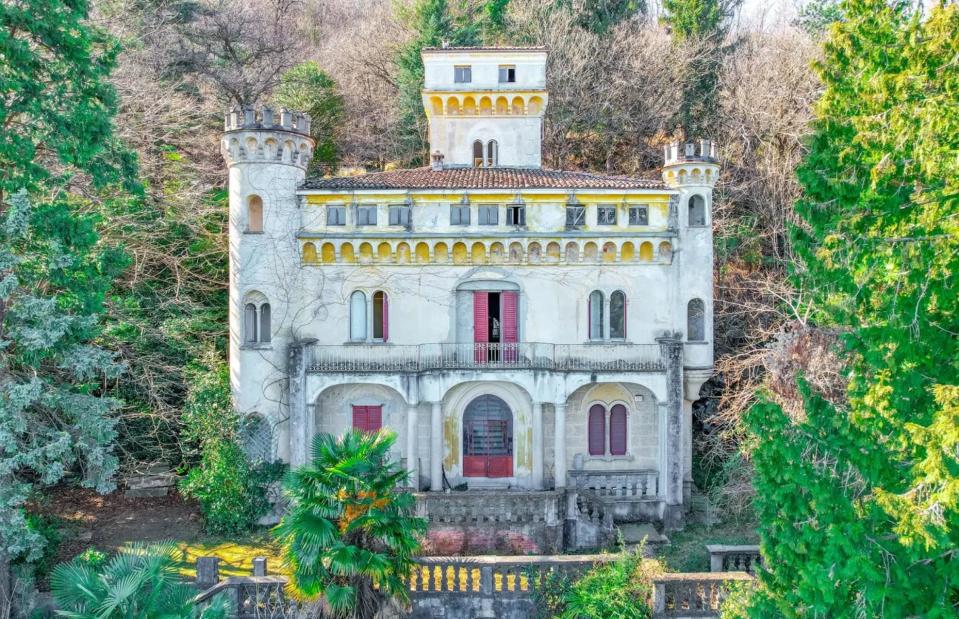 <p>Stresa Luxury Real Estate</p>