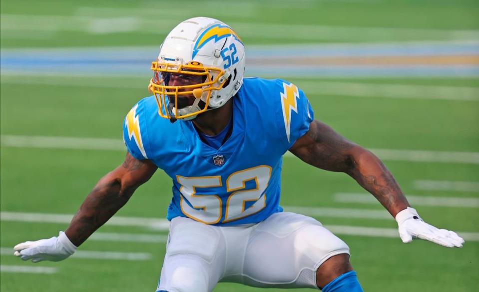 Los Angeles Chargers middle linebacker Denzel Perryman (52)) defends during an NFL football game against the Denver Broncos, Sunday, December 27, 2020, in Inglewood, Calif. (AP Photo/Peter Joneleit)