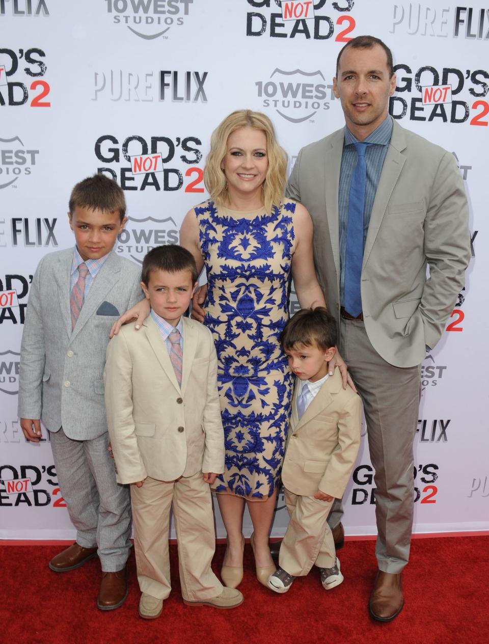 Melissa Joan Hart, Husband and Sons at arrivals for GOD''S NOT DEAD 2 Premiere, Directors Guild of America (DGA) Theater, Los Angeles, CA March 21, 2016. Photo By: Dee Cercone/Everett Collection