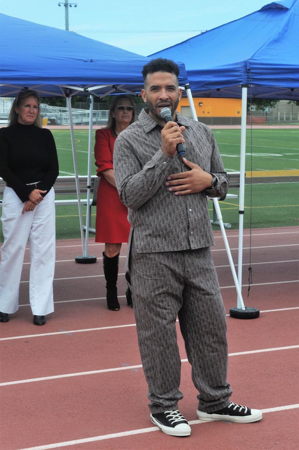 Amos Alonzo Stagg High School alumni Jason Lee visited his former stomping grounds to meet with the current student body in the wake of Alycia Reynaga's death. The 15-year-old Stagg freshman was fatally stabbed on campus on April 18.