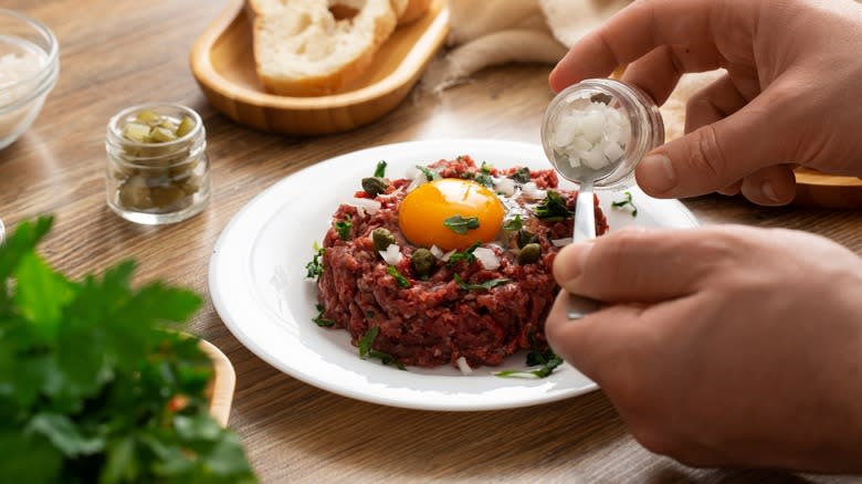 steak tartare with garnishes