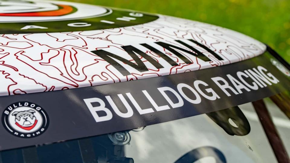 這次的紐柏林24小時耐久賽是與Bulldog Racing車隊一同參加。