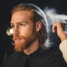 <p>Sa chevelure et sa barbe rousse font sensation dans le milieu au point d’attirer l’attention d’un certain David Beckham, qui n’a pas hésité à miser sur lui. Crédit image : @gwilymcpugh </p>