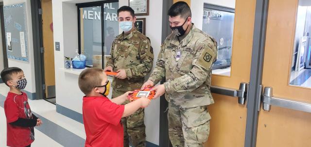 El Paso Teachers Soundoff On Best Valentine's Gifts