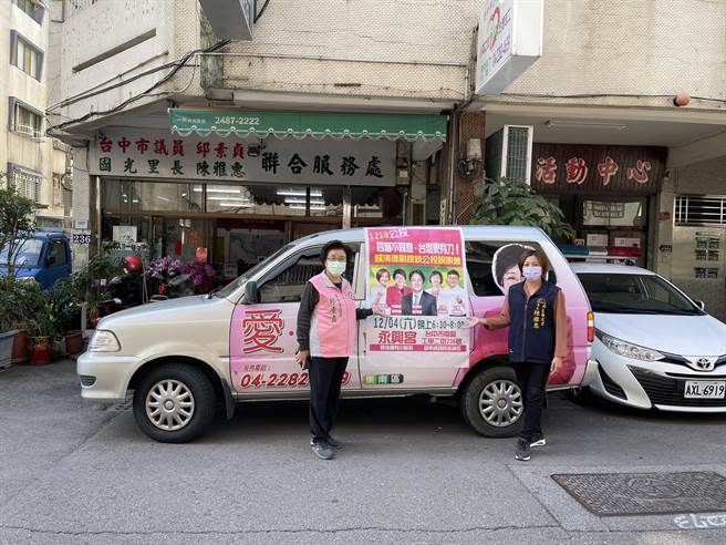 宣傳車穿梭東南區大街小巷，宣傳「四個不同意、台灣更有力」。（讀者提供／張妍溱台中傳真）