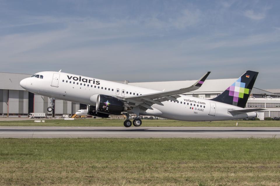 A Volaris plane about to land