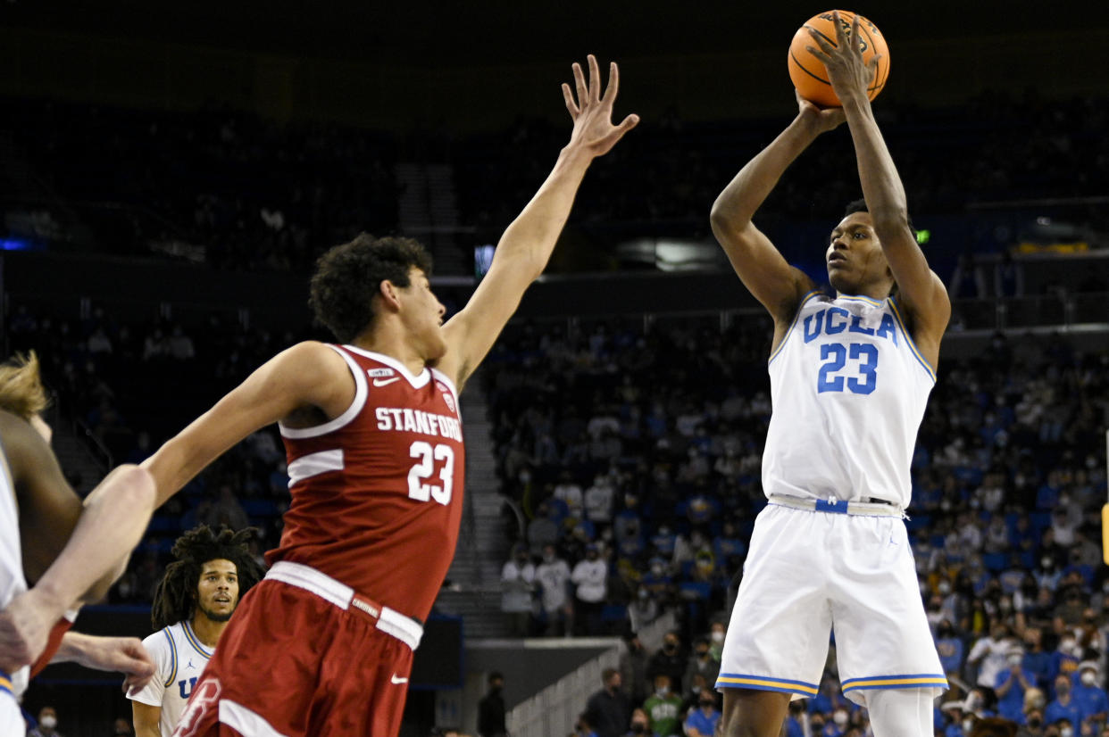 UCLA guard Peyton Watson shoots during a game against Stanford in January. (Kelvin Kuo/USA TODAY Sports)