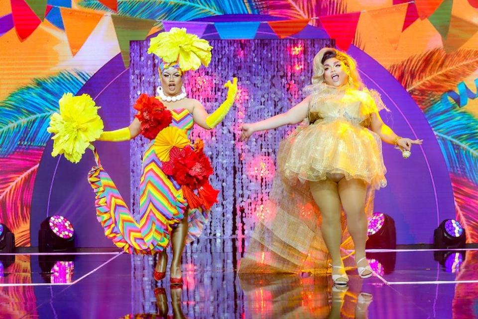 hana beshie and tiny deluxe on the runway