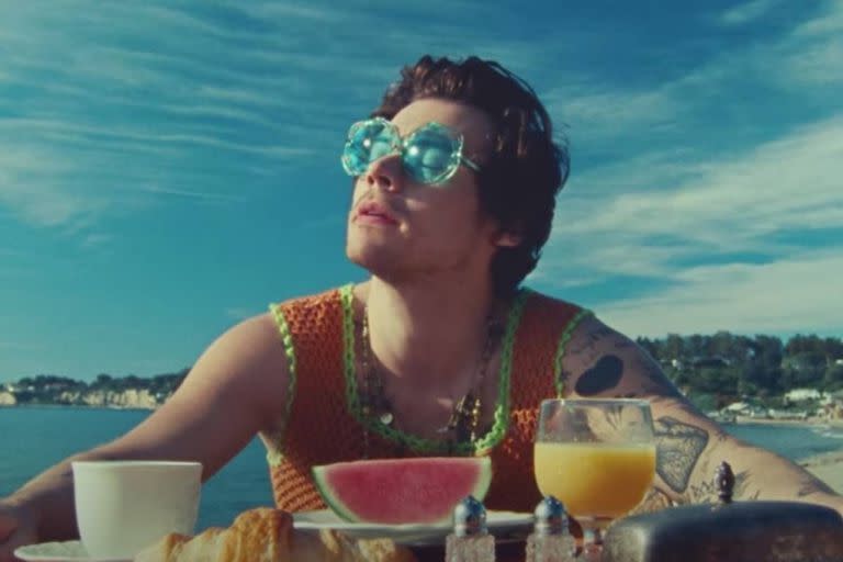 El ex cantante de One Direction publicó un nuevo vídeo, con material de su disco Fine Line