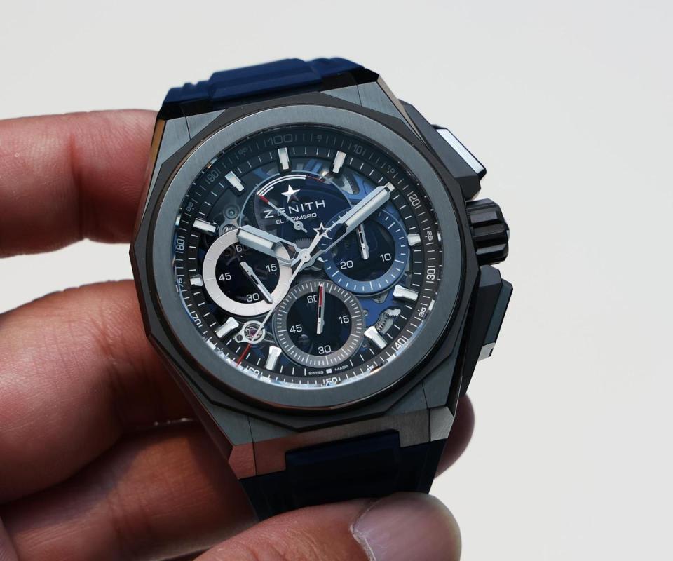 DEFY Extreme系列隨錶會附上金屬鍊帶、橡膠錶帶Velcro®魔鬼氈錶帶，配合快拆錶帶結構，因應不同使用需求更換。定價NT$581,100。