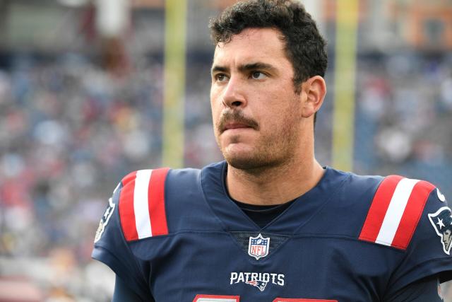 Patriots make Joe Cardona highest-paid long snapper in NFL