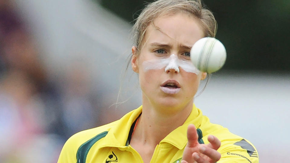 Seen here, Ellyse Perry was surprisingly overlooked for bowling duties against New Zealand.