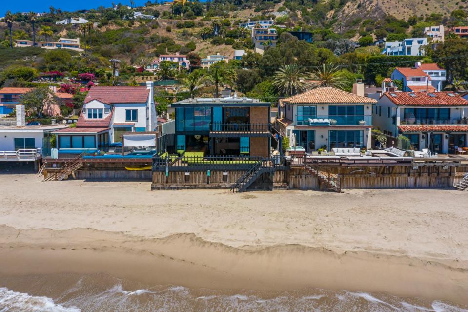 La Costa Beach House - Sand - Houses - Malibu Real Estate