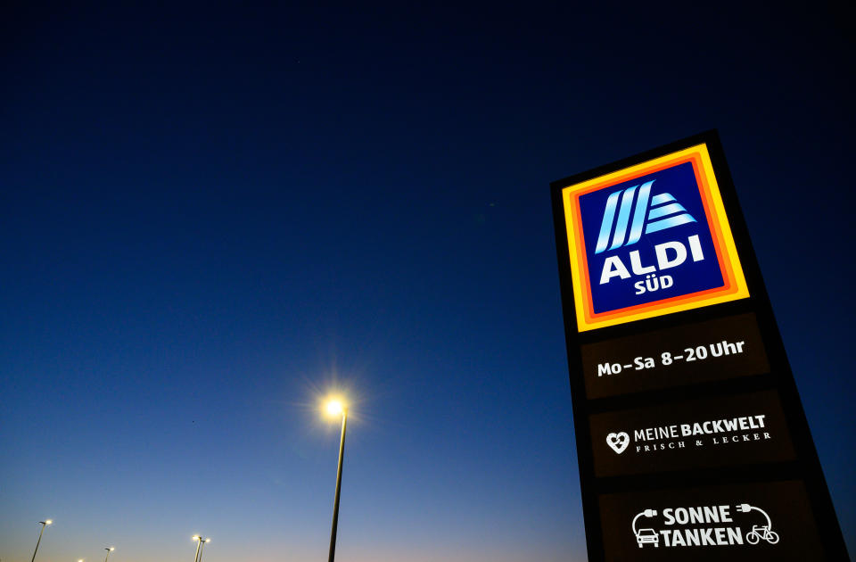 06 December 2019, Baden-Wuerttemberg, Aichtal: A sign of the discounter Aldi Süd. Photo: Sebastian Gollnow/dpa (Photo by Sebastian Gollnow/picture alliance via Getty Images)