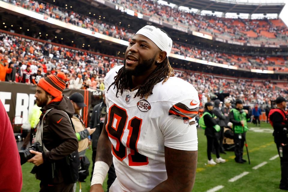 Cleveland Browns defensive end Alex Wright (91) walks off of the field after an NFL football game against the San Francisco 49ers, Sunday, Oct. 15, 2023, in Cleveland. (AP Photo/Kirk Irwin)