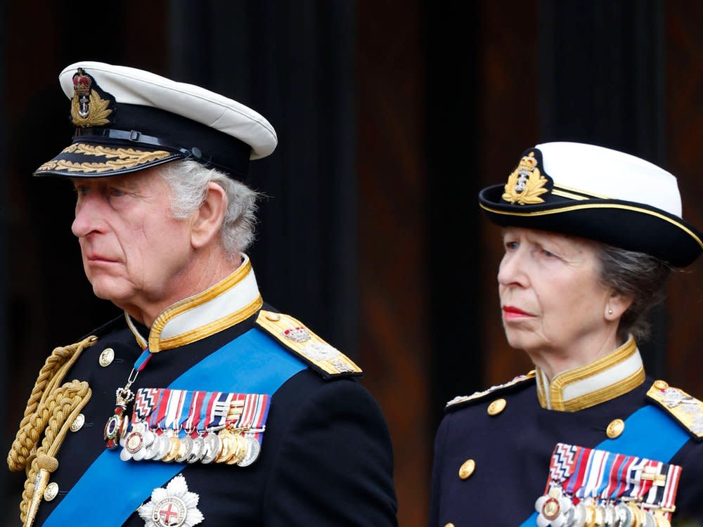 König Charles III. und Prinzessin Anne übernehmen nun Aufgaben ihrer verstorbenen Mutter. (Bild: imago images/i Images)