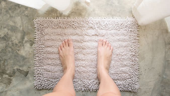 plush bathroom mat