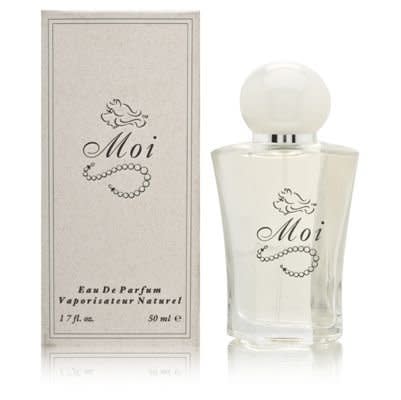 Moi perfume launched in 1998 and became a top selling holiday item at Bloomingdales. Piggy says it has "a certain je ne sais moi" that makes her irresistible to Kermit.