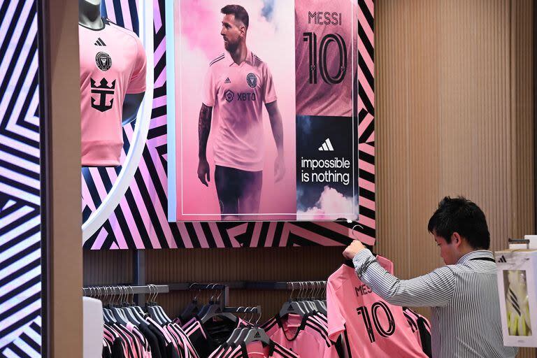 Las ventas de ropa de Messi e Inter Miami fueron masivas; se llegó a pagar 166 dólares por algunas prendas.
